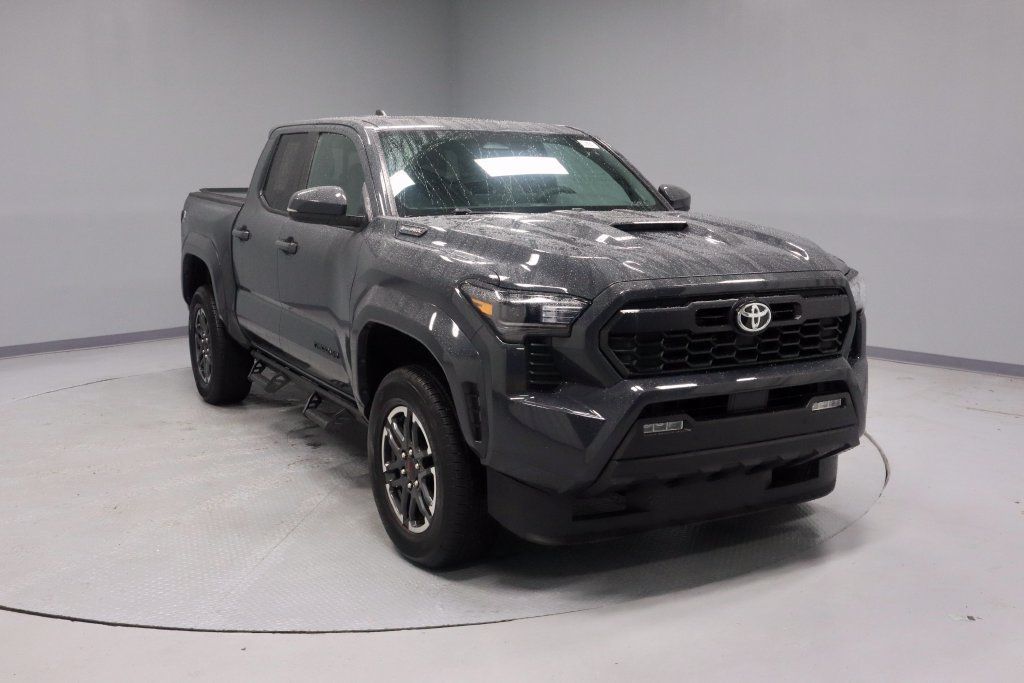 Used 2025 Toyota Tacoma TRD Sport w/ TRD Sport Upgrade Package AWD/4WD image 1
