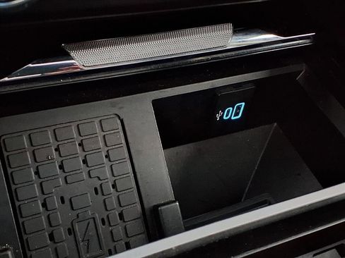 Used 2024 Ford F250 Lariat w/ Sport Appearance Package image 8