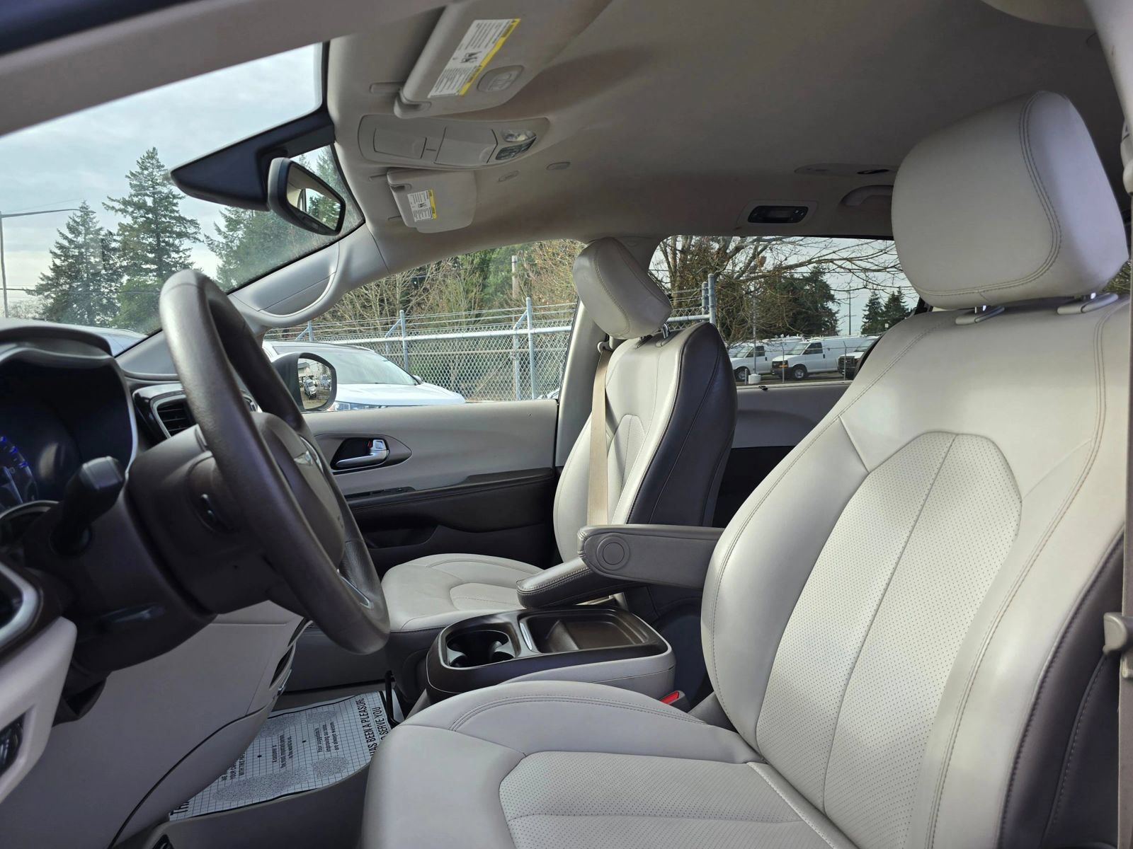 Used 2021 Chrysler Voyager Lxi FWD image 22