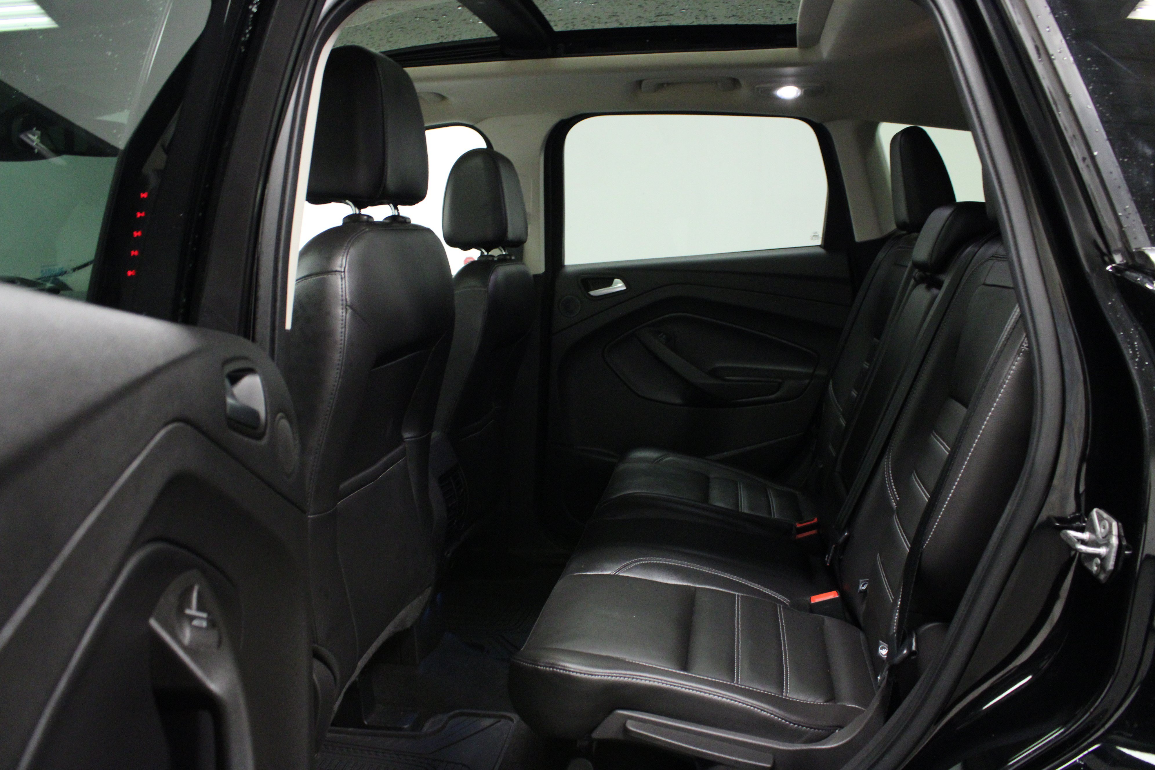 Used 2017 Ford Escape Titanium w/ Canadian Touring Package AWD/4WD image 13