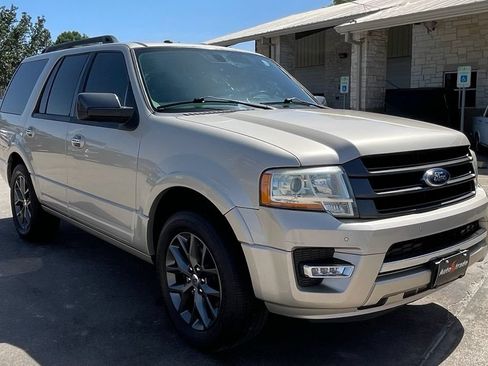 Used 2017 Ford Expedition Limited w/ Equipment Group 301A RWD image 2