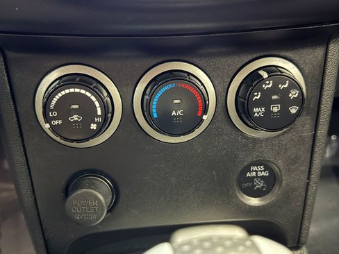 Used 2011 Nissan Rogue SV image 33