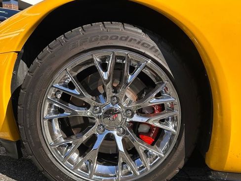 Used 2000 Chevrolet Corvette Coupe w/ Roof Pkg RWD image 8