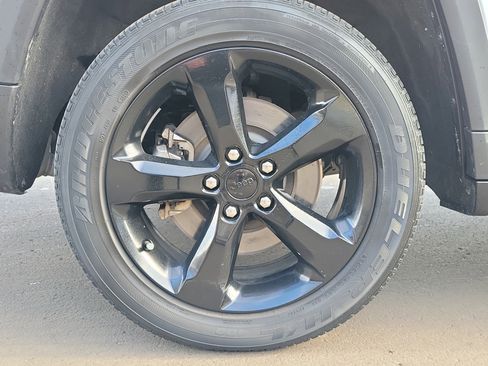 Used 2021 Jeep Grand Cherokee L Altitude image 5