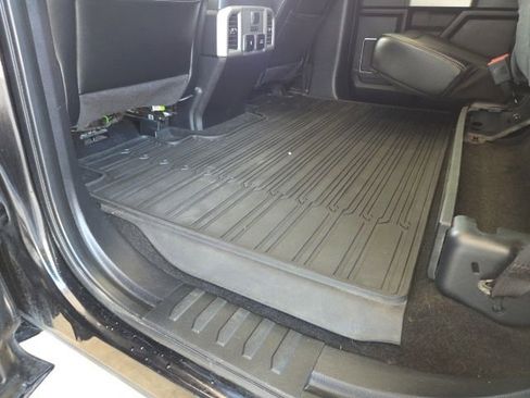 Used 2019 Ford F150 Lariat w/ Equipment Group 502A Luxury AWD/4WD image 32