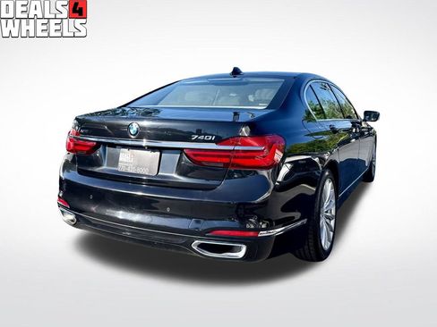 Used 2018 BMW 740i xDrive AWD/4WD image 5