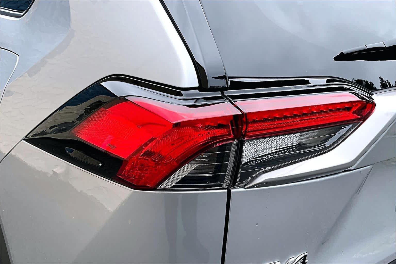 Certified 2025 Toyota RAV4 Limited FWD image 29