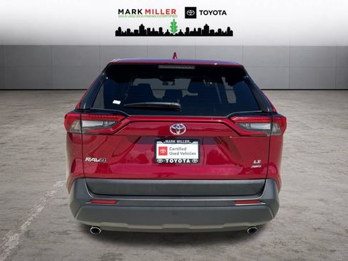 Certified 2025 Toyota RAV4 LE AWD/4WD image 4