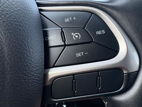 Used 2021 Jeep Compass Latitude AWD/4WD image 28