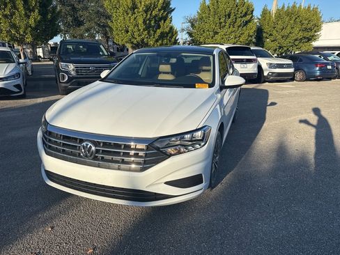 Used 2021 Volkswagen Jetta image 1