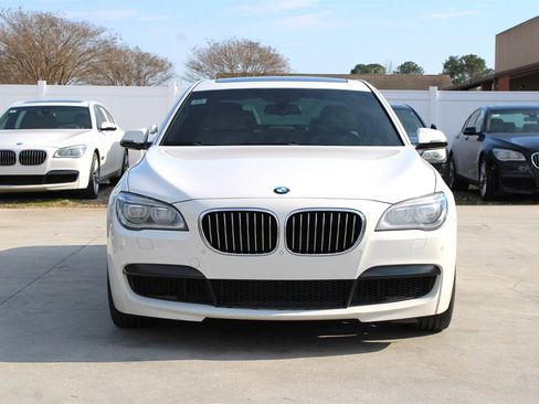 Used 2014 BMW 750Li image 2