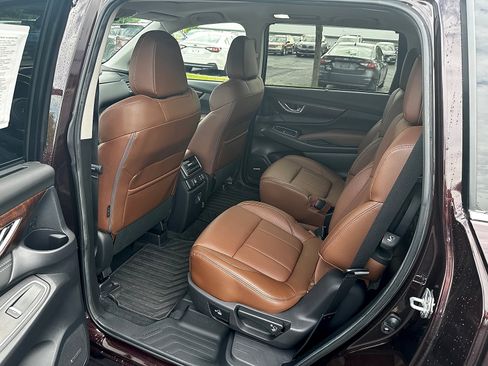 Certified 2023 Subaru Ascent Touring AWD/4WD image 12