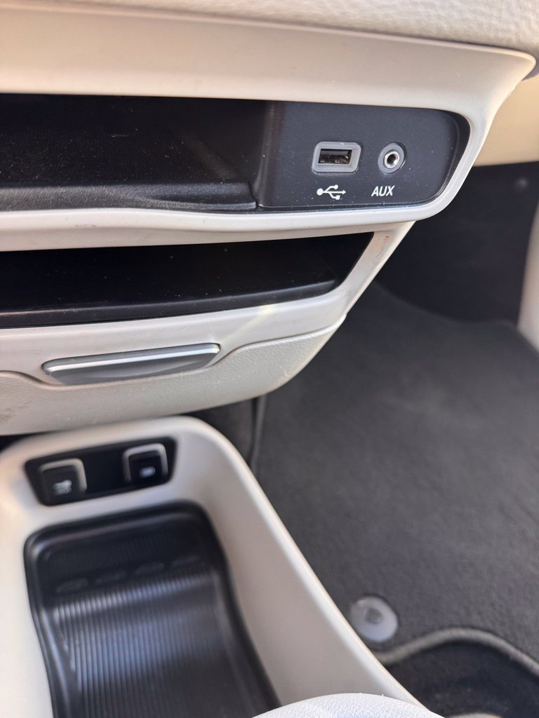 Used 2019 Chrysler Pacifica Limited FWD image 21