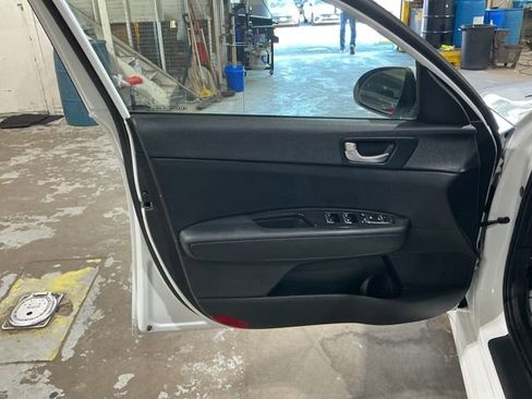 Used 2020 Kia Optima EX image 11