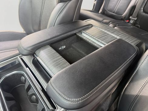 Used 2024 Jeep Wagoneer L Series III w/ Flexible Seating Group AWD/4WD image 20