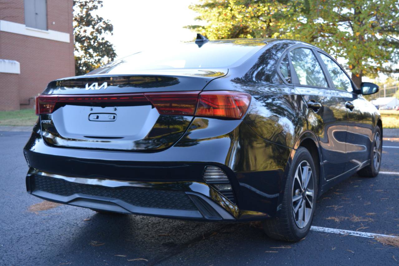 Used 2023 Kia Forte LXS w/ LXS Technology Package FWD image 5