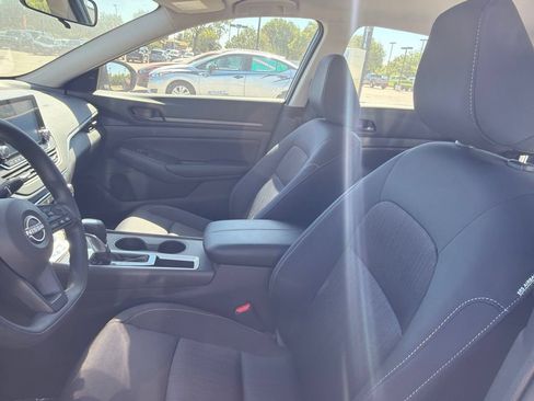 Used 2025 Nissan Altima 2.5 S FWD image 10