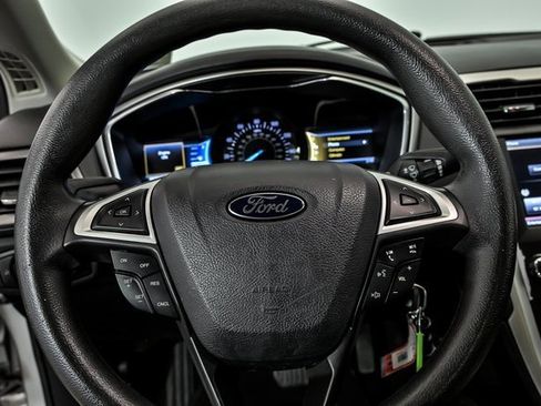 Used 2014 Ford Fusion SE image 16