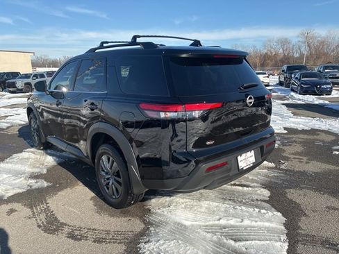 Used 2025 Nissan Pathfinder SV w/ Black Appearance Package image 3