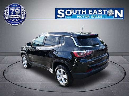 Used 2018 Jeep Compass Latitude w/ Cold Weather Group AWD/4WD image 5