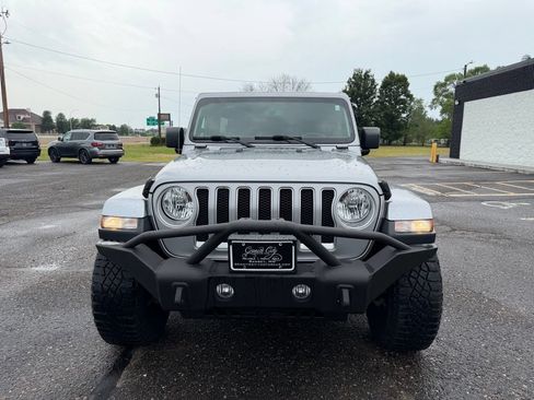 Used 2018 Jeep Wrangler Unlimited Sahara AWD/4WD image 12