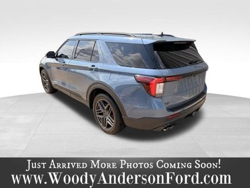Used 2025 Ford Explorer ST w/ Sun And Sound Package AWD/4WD image 5