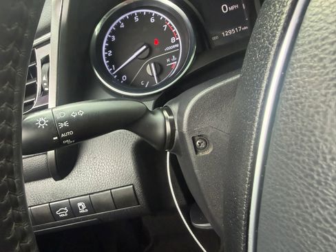 Used 2020 Toyota Camry SE FWD image 16