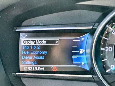 Used 2016 Ford Explorer XLT w/ Equipment Group 202A image 12