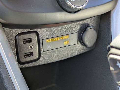 Used 2019 Chevrolet Trax LT w/ LT Convenience Package FWD image 21