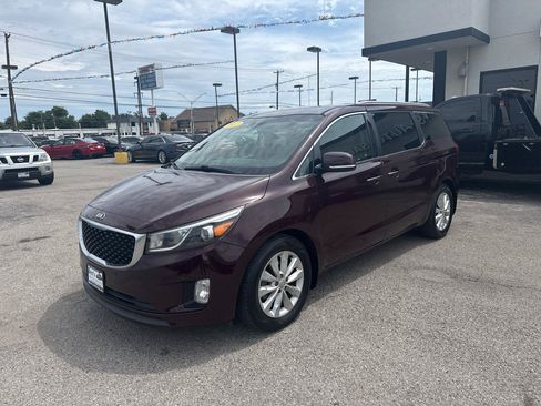 Used 2017 Kia Sedona EX FWD image 2