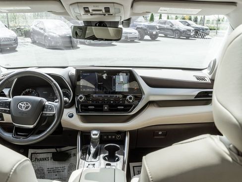 Used 2020 Toyota Highlander Platinum AWD/4WD image 7