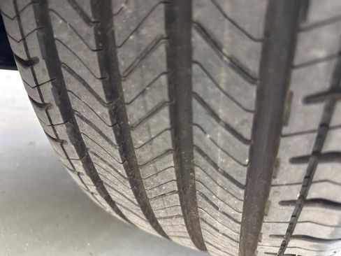 New 2026 Chevrolet Equinox EV LT image 38