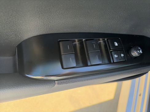 Used 2025 Toyota Camry LE image 13