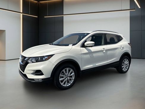 Used 2022 Nissan Rogue Sport SV w/ Technology Package AWD/4WD image 1