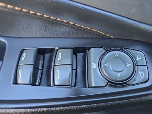 Used 2019 Chevrolet Traverse LT image 29