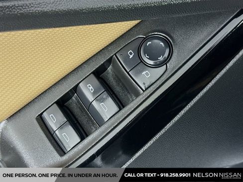Used 2025 Chevrolet Equinox ACTIV w/ Safety and Technology Package FWD image 18