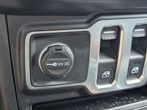 Used 2022 Jeep Wrangler Sport AWD/4WD image 20