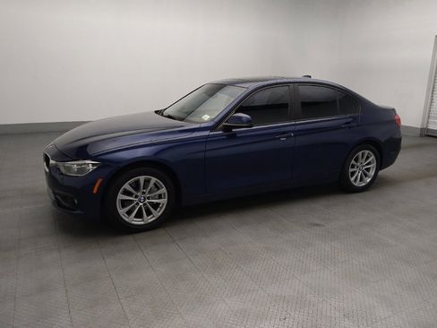 Used 2018 BMW 320i xDrive Sedan w/ Convenience Package AWD/4WD image 2