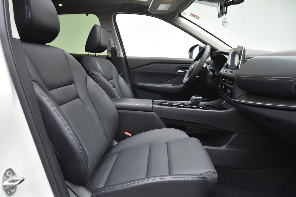 Used 2023 Nissan Rogue SV w/ SV Premium B Package AWD/4WD image 16