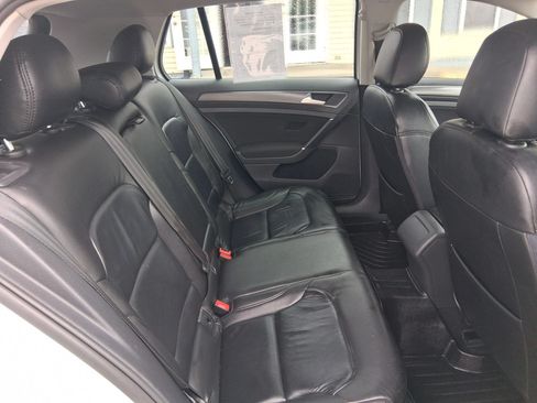 Used 2018 Volkswagen Golf S FWD image 21