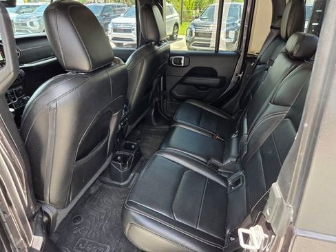 Used 2020 Jeep Gladiator Overland AWD/4WD image 8