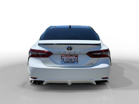 Used 2024 Toyota Camry XSE FWD image 4