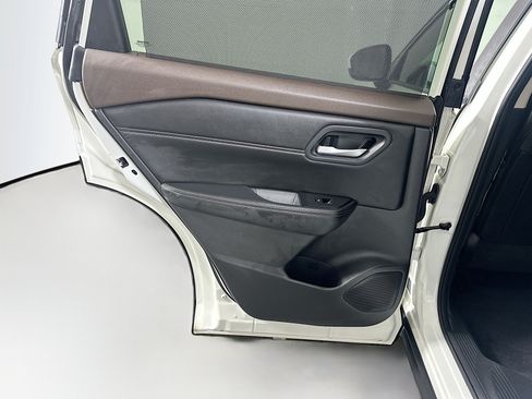 Used 2023 Nissan Rogue SV w/ SV Premium B Package FWD image 25