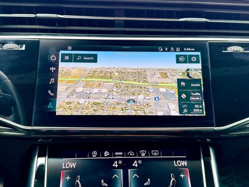 Used 2022 Audi Q8 Prestige w/ Prestige Package AWD/4WD image 15