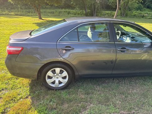 Used 2009 Toyota Camry LE FWD image 26