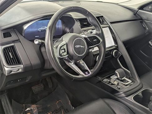 Used 2022 Jaguar E-PACE SE image 11
