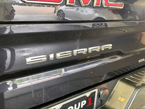 Used 2022 GMC Sierra 1500 SLT w/ X31 Off-Road Package AWD/4WD image 30