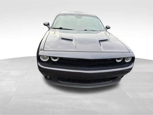 Used 2018 Dodge Challenger R/T w/ Driver Convenience Group RWD image 2