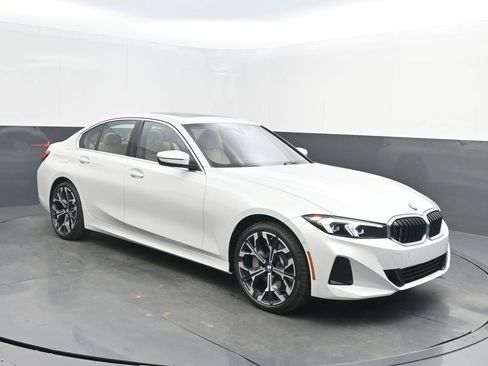 New 2026 BMW 330i Sedan w/ Premium Package RWD image 9