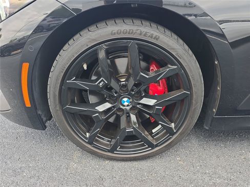 Used 2025 BMW 330i Sedan w/ M Sport Package RWD image 7